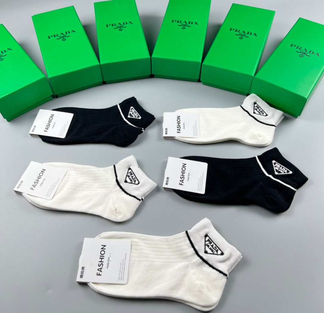 Prada Black White Small Triangle Motifs Ankle Socks, image 6