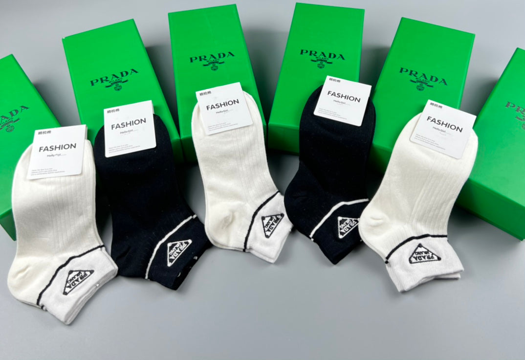 Prada Black White Small Triangle Motifs Ankle Socks, image 5