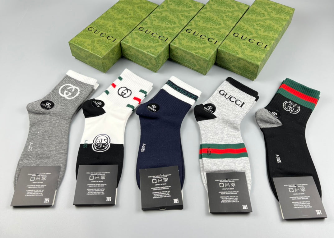 Gucci White Black Bold Emblem Ankle Socks, image 4