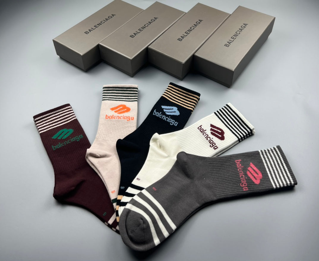 Balenciaga Neutral Fine Stripe Toe Panels Ankle Socks, image 4