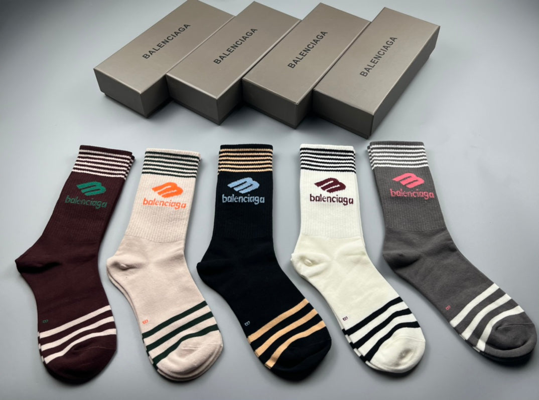 Balenciaga Neutral Fine Stripe Toe Panels Ankle Socks, image 1
