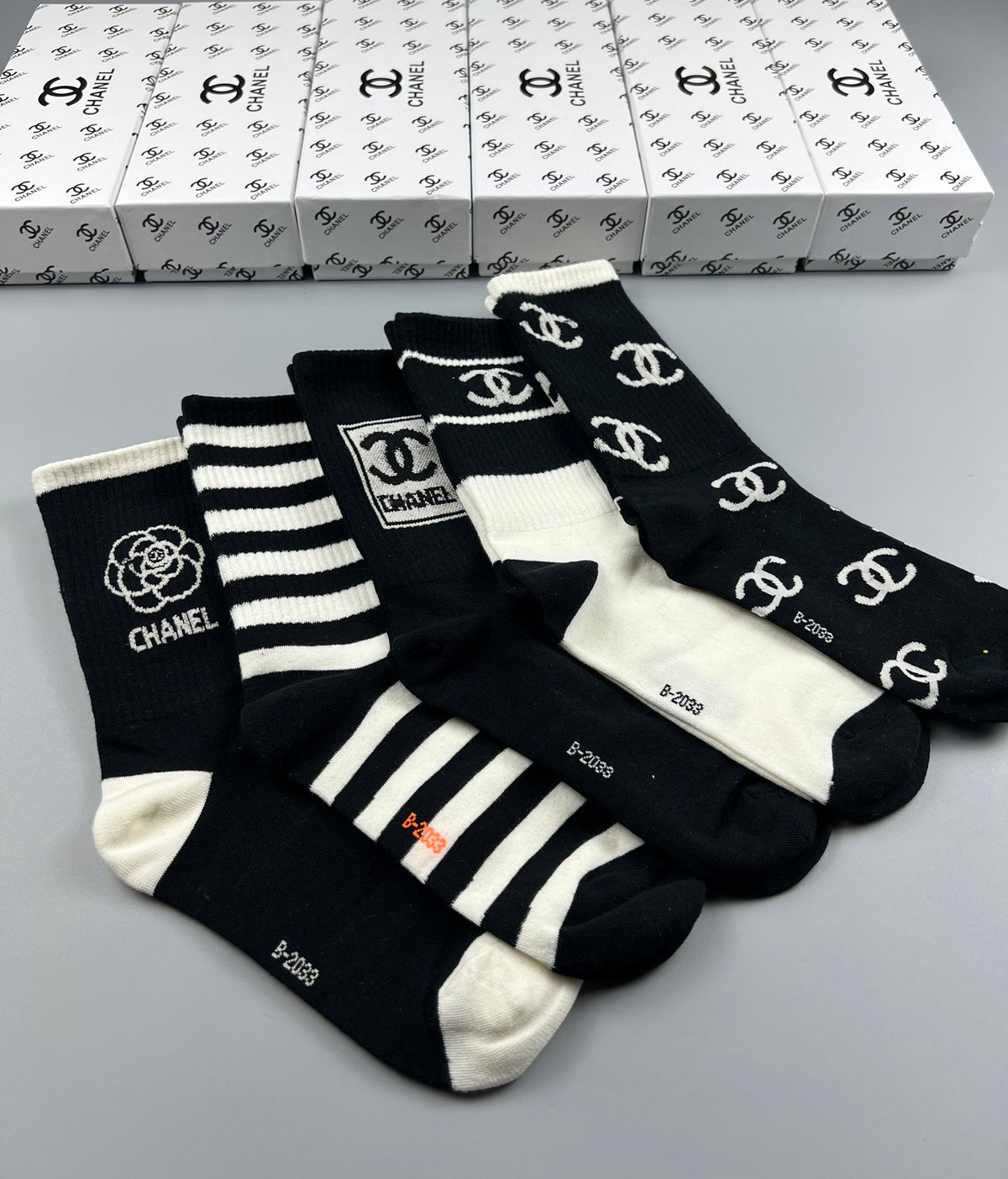 CHANEL Mixed Monochrome Graphic Crew Socks, gallery image 8