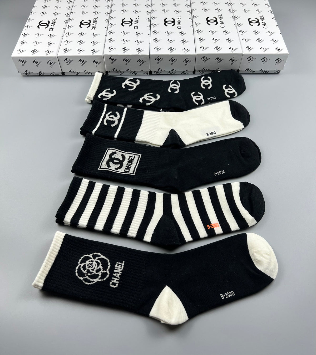 CHANEL Mixed Monochrome Graphic Crew Socks, gallery image 9