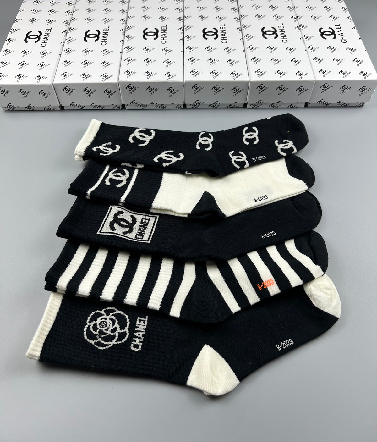 CHANEL Mixed Monochrome Graphic Crew Socks, gallery image 7