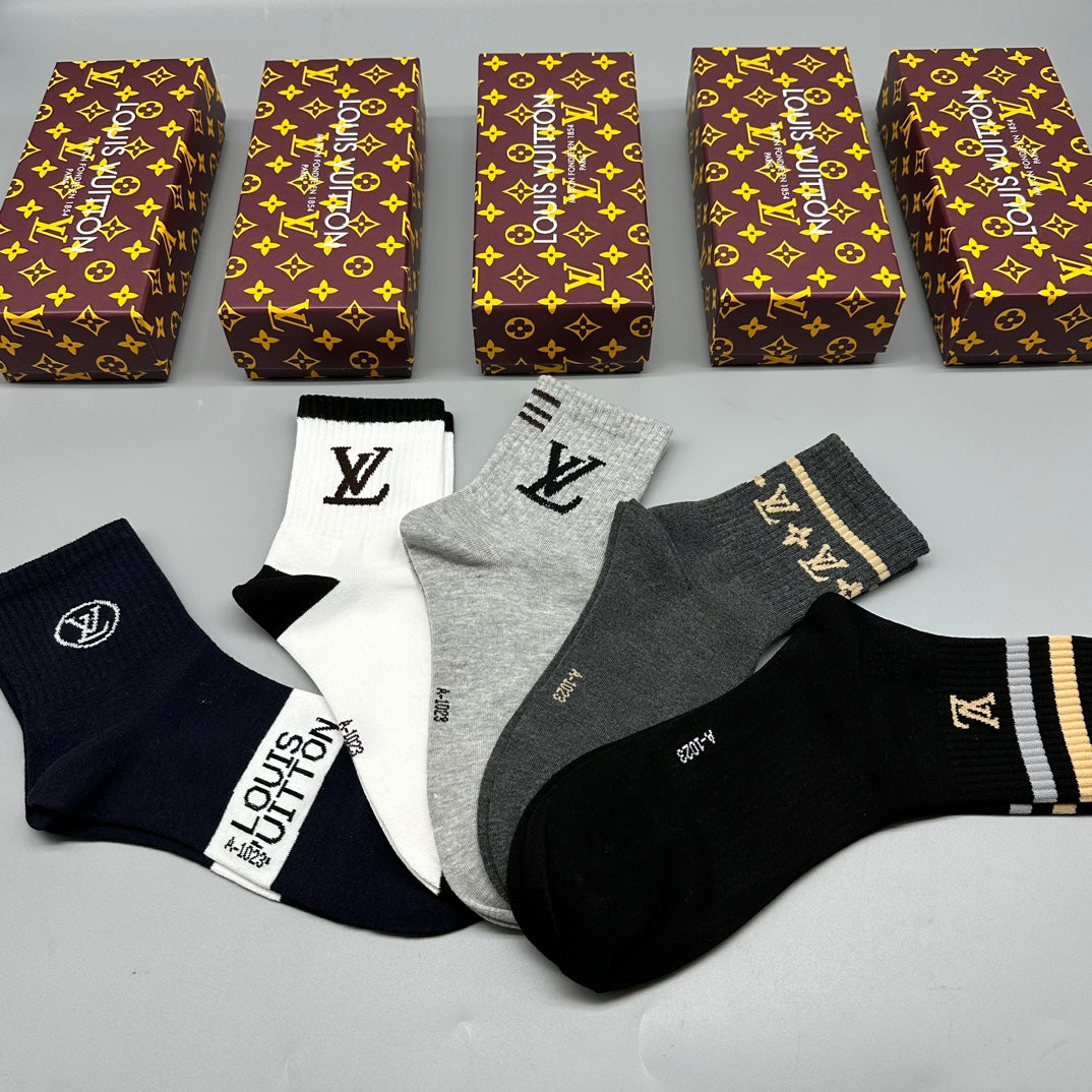 Louis Vuitton Black White Small Monogram Motifs Crew Socks, image 5
