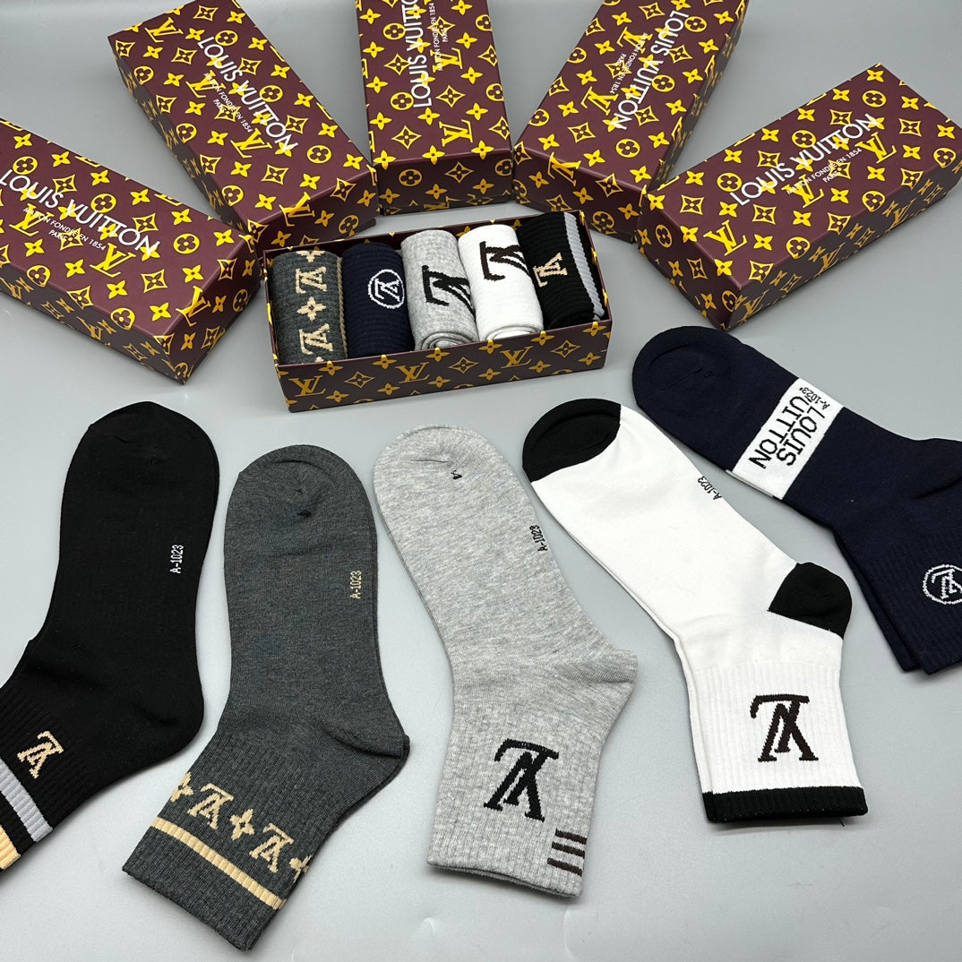 Louis Vuitton Black White Small Monogram Motifs Crew Socks, image 8