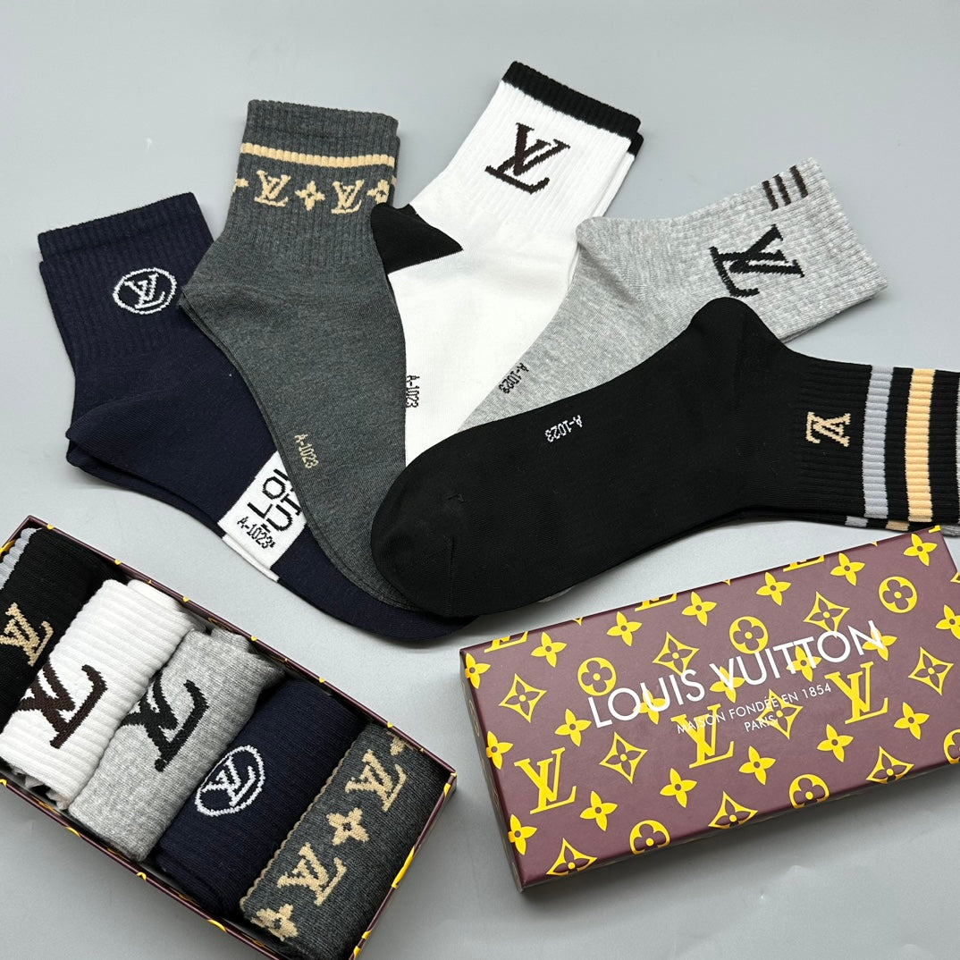 Louis Vuitton Black White Small Monogram Motifs Crew Socks, image 4