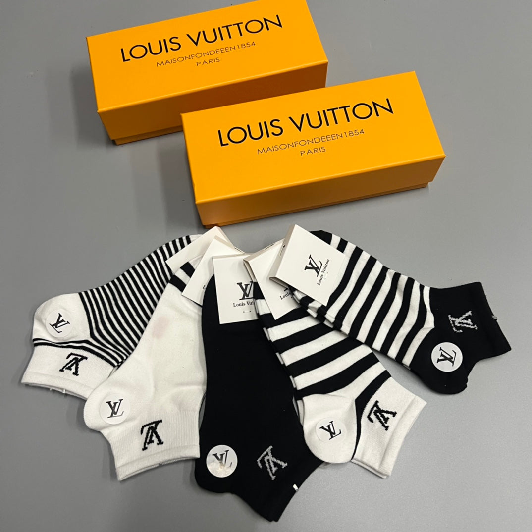 Louis Vuitton Black White Fine Stripe Cuffs Ankle Socks, image 2