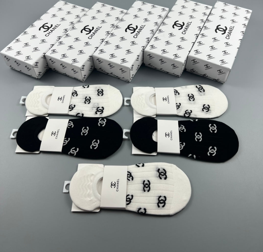 CHANEL Repeated Emblem No-Show Socks, gallery image 7