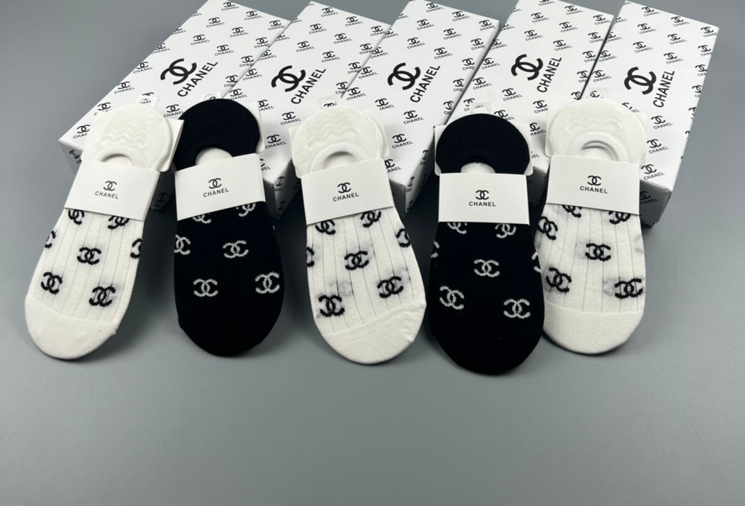 CHANEL Repeated Emblem No-Show Socks, gallery image 4