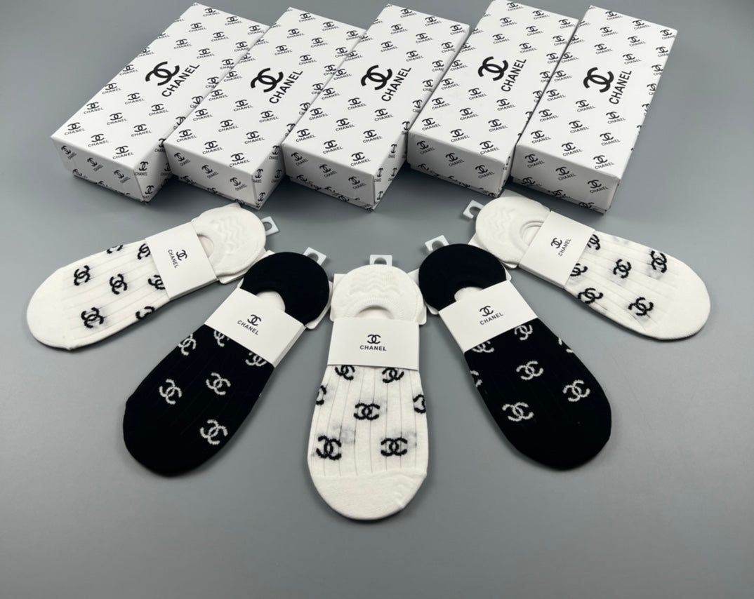 CHANEL Repeated Emblem No-Show Socks, gallery image 5