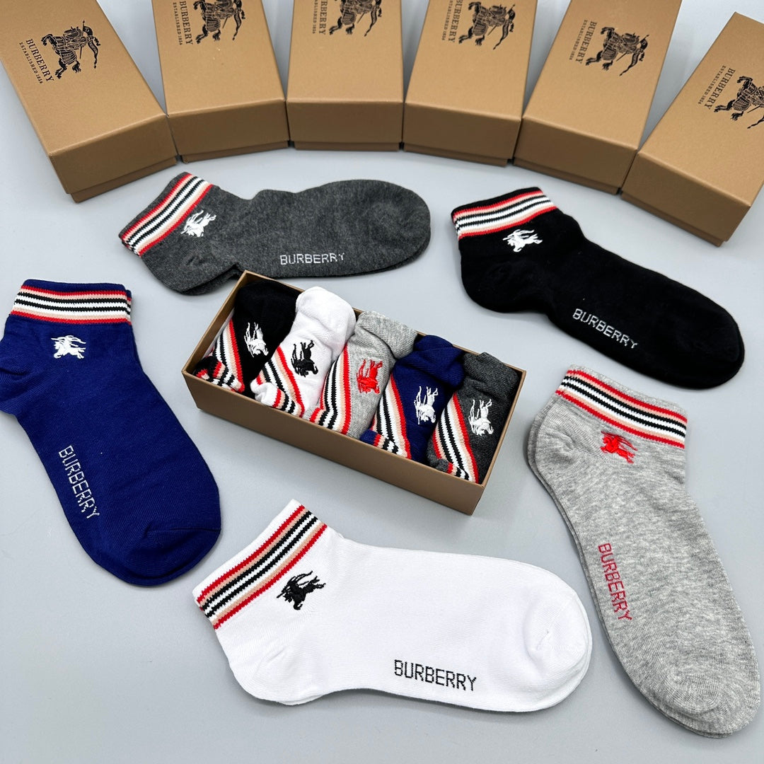 Burberry Black White Blue Burgundy Foot Text No-Show Socks, image 4
