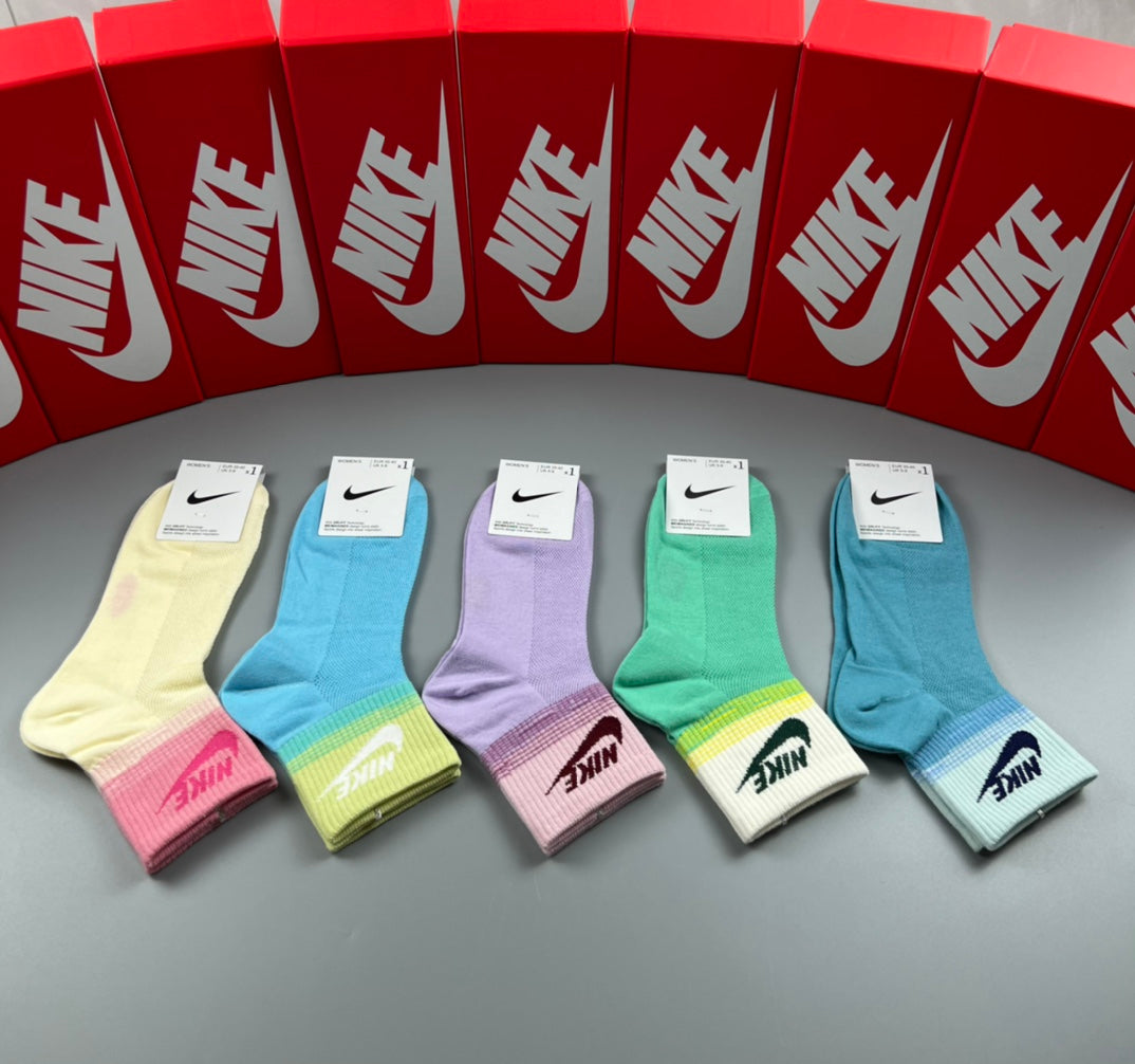 Nike Pastel Colour-Block Ankle Socks, gallery image 6