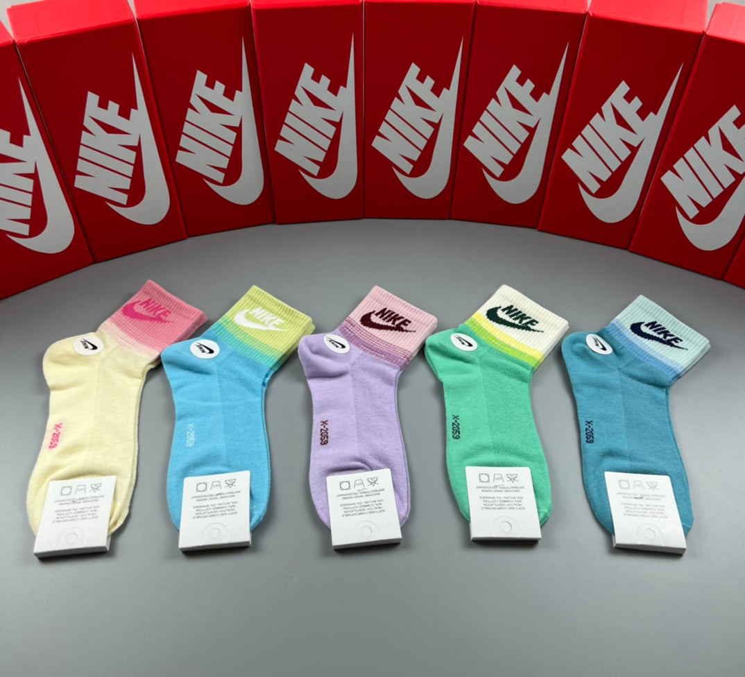 Nike Pastel Colour-Block Ankle Socks, gallery image 7