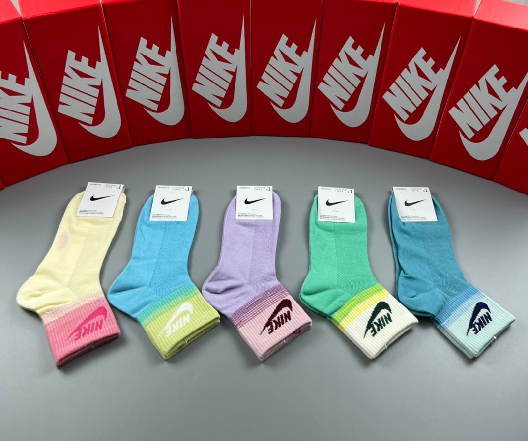 Nike Pastel Colour-Block Ankle Socks, gallery image 1