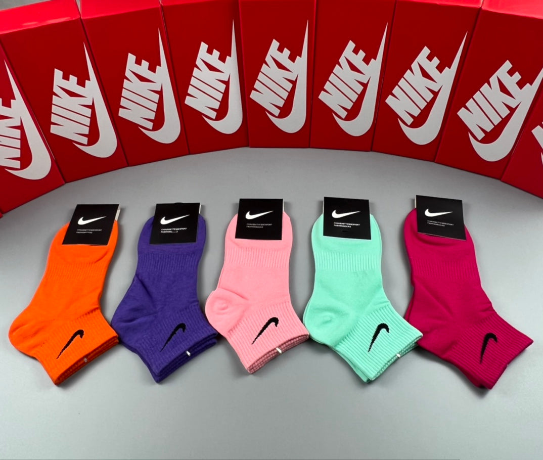 Nike Bright Colour-Mix Swoosh Socks, gallery image 5