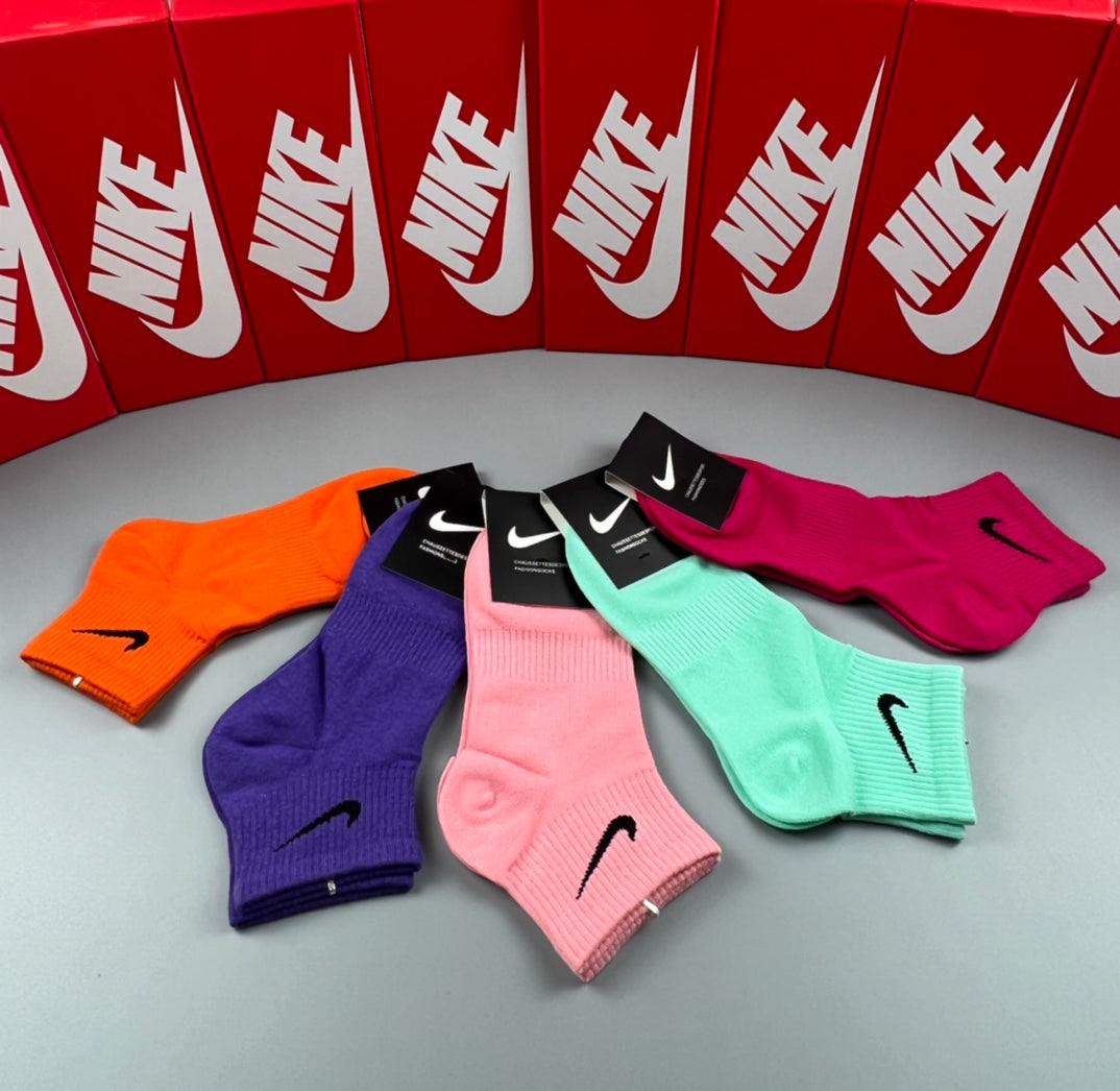 Nike Bright Colour-Mix Swoosh Socks, gallery image 6