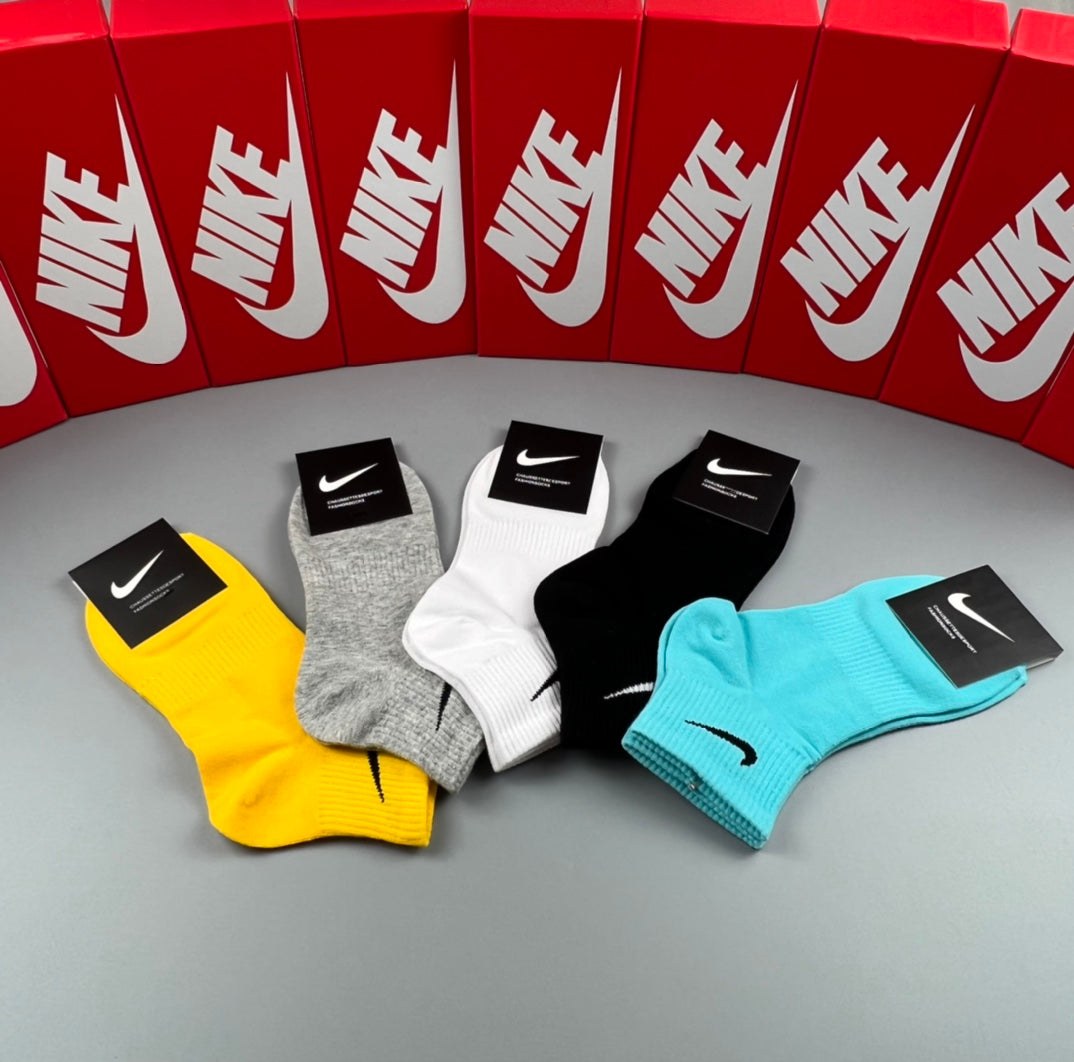 Nike Bright Colour-Mix Swoosh Socks, gallery image 3