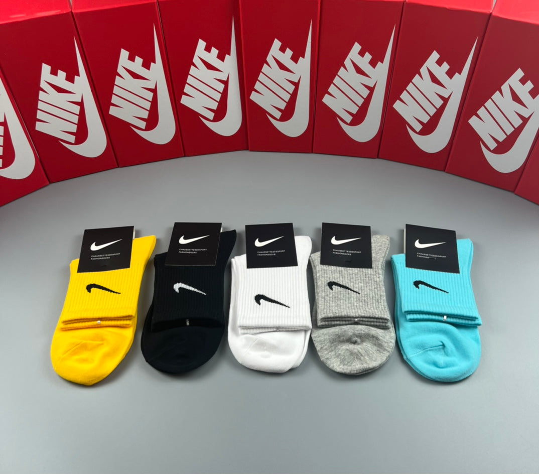 Nike Bright Solid Swoosh Socks, gallery image 5