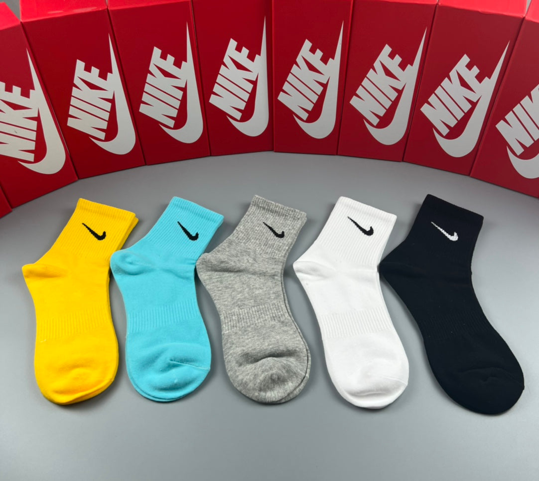 Nike Bright Solid Swoosh Socks, gallery image 6