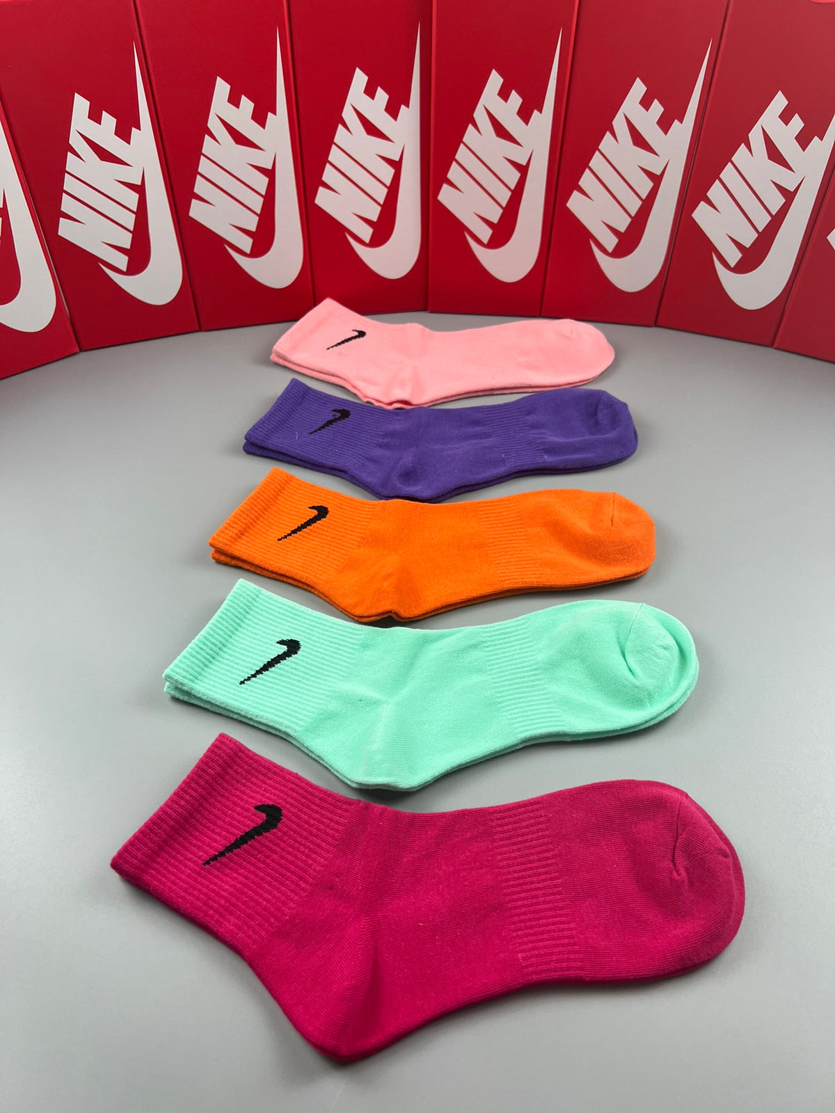 Nike Bright Solid Swoosh Socks, gallery image 4