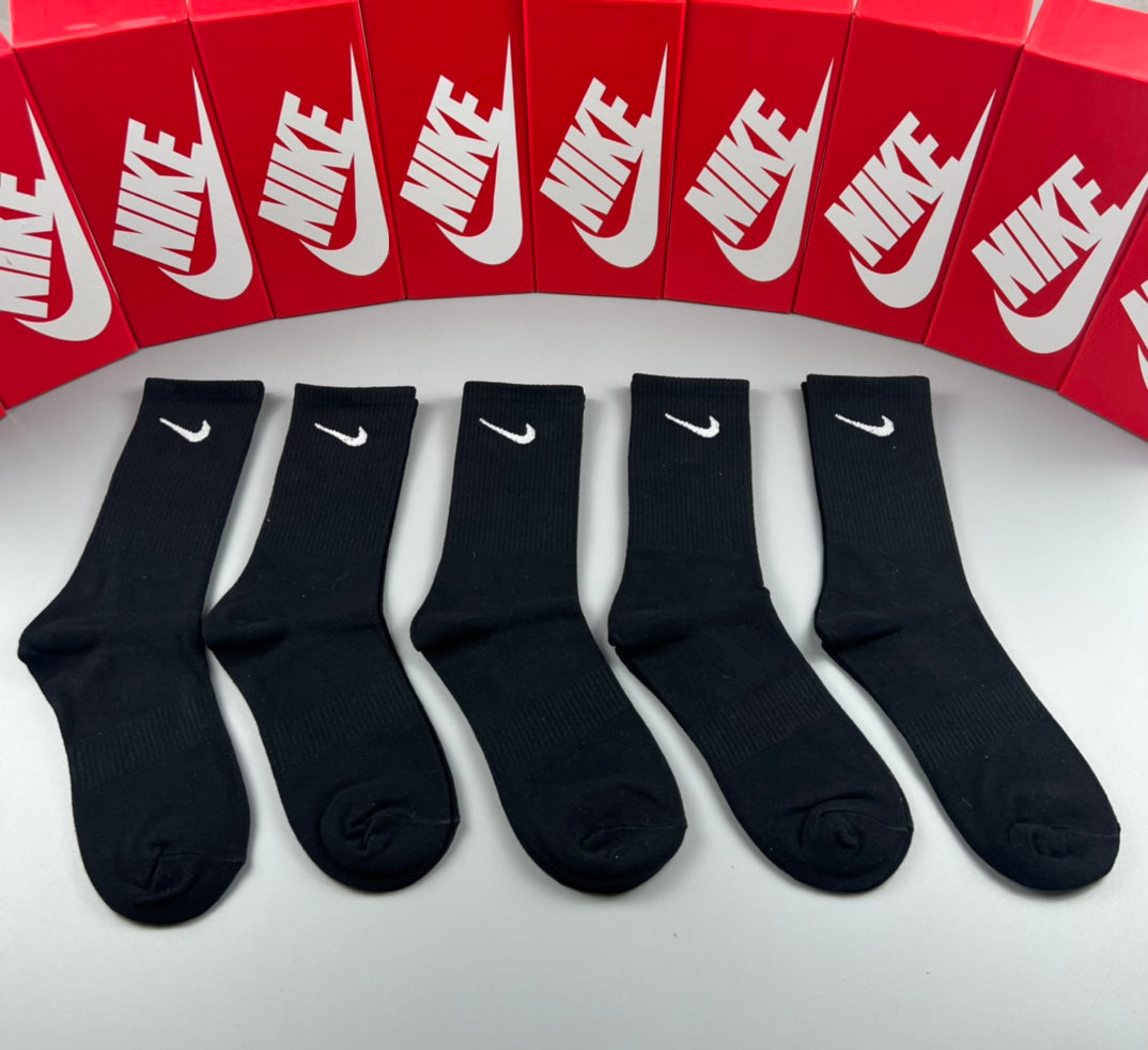 Nike Contrast Panel Swoosh Crew Socks, gallery image 6