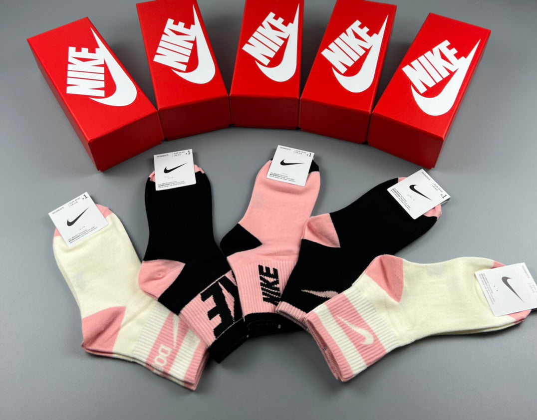 Nike Pink Accent Graphic Ankle Socks, gallery image 8