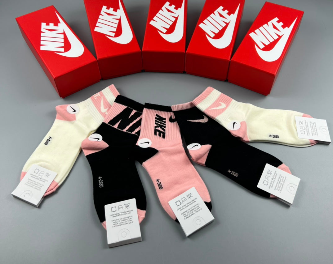 Nike Pink Accent Graphic Ankle Socks, gallery image 6