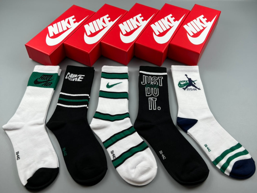 Nike Green Accent Graphic Crew Socks, gallery image 3