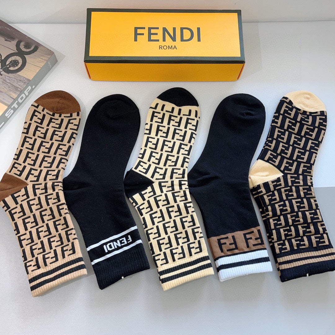 Fendi Black Cream Dense Vertical Letters Crew Socks, image 4