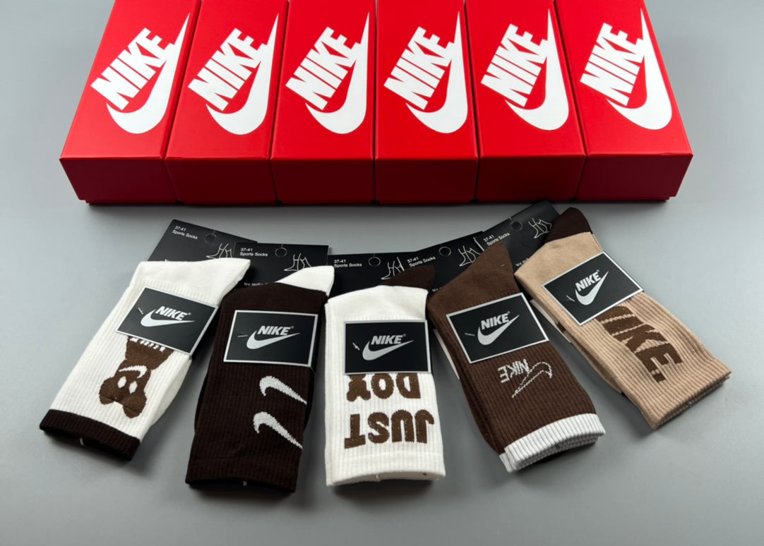 Nike Mixed Wordmark Folded Socks, gallery image 2
