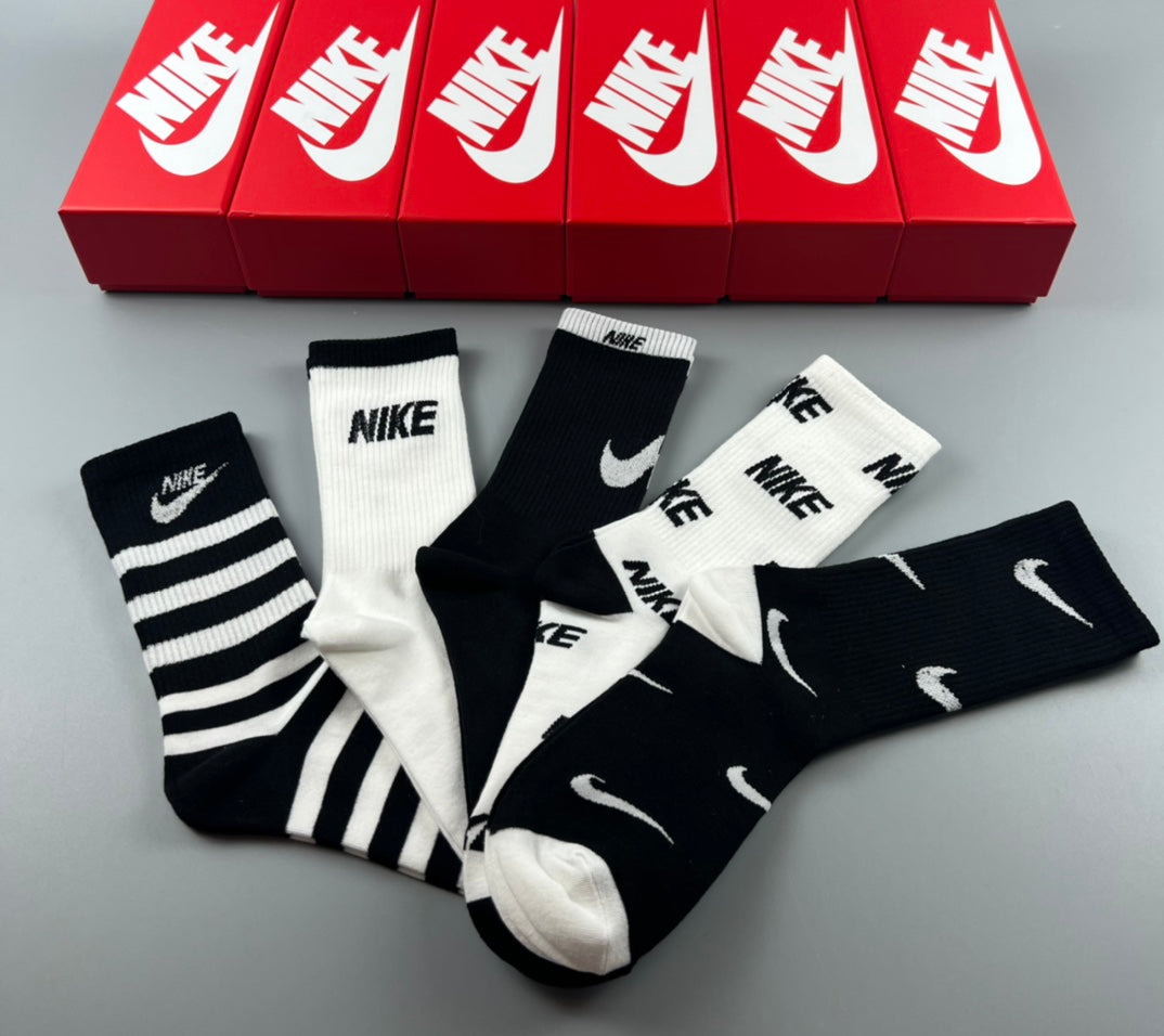 Nike Monochrome Logo-Panel Socks, gallery image 6