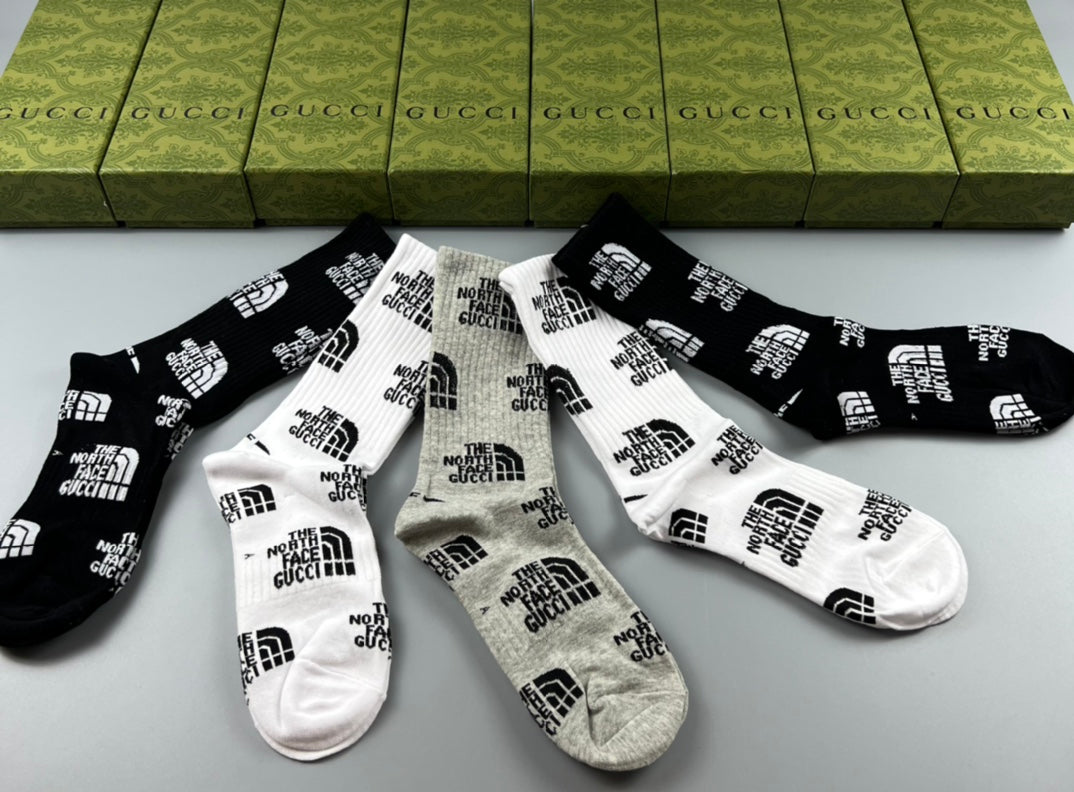 Gucci Black White Large Cat Motif Crew Socks, image 4