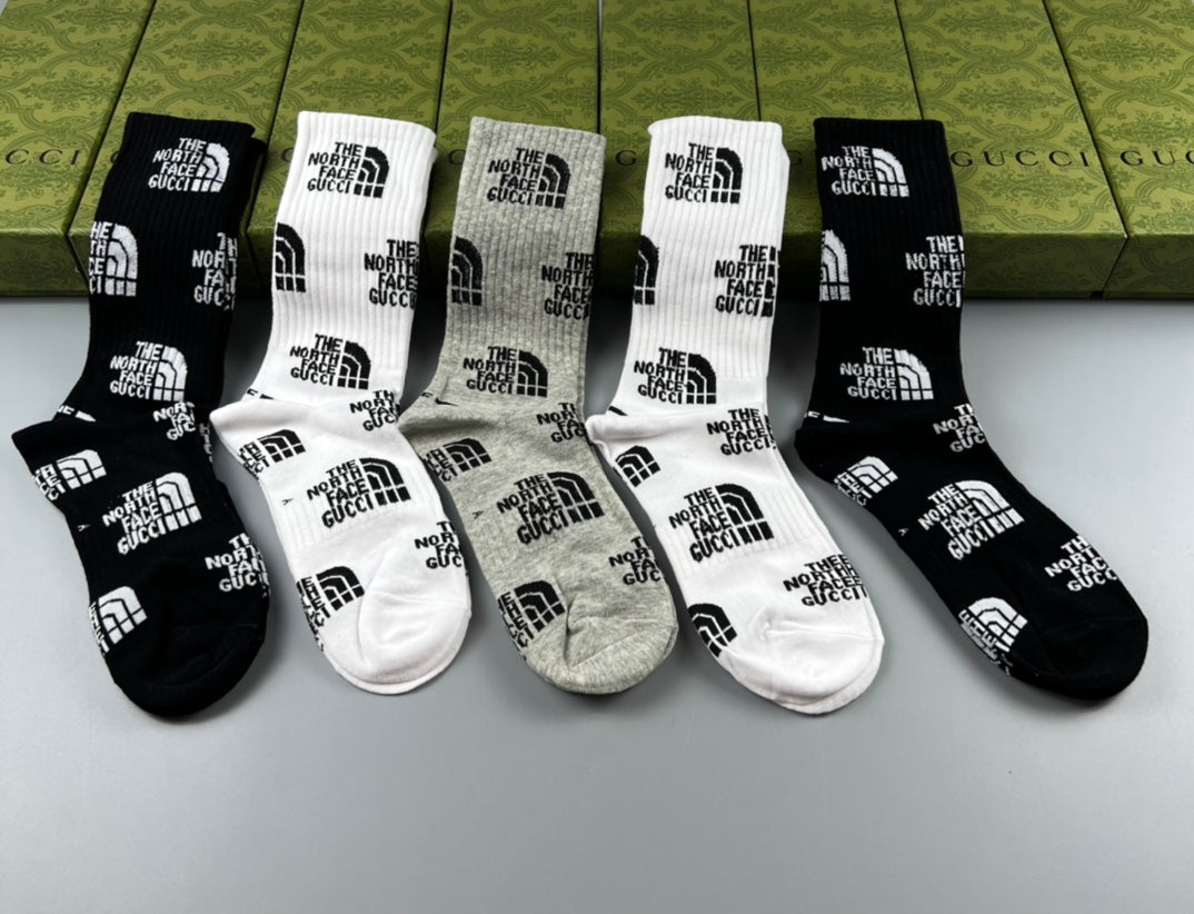 Gucci Black White Large Cat Motif Crew Socks, image 3