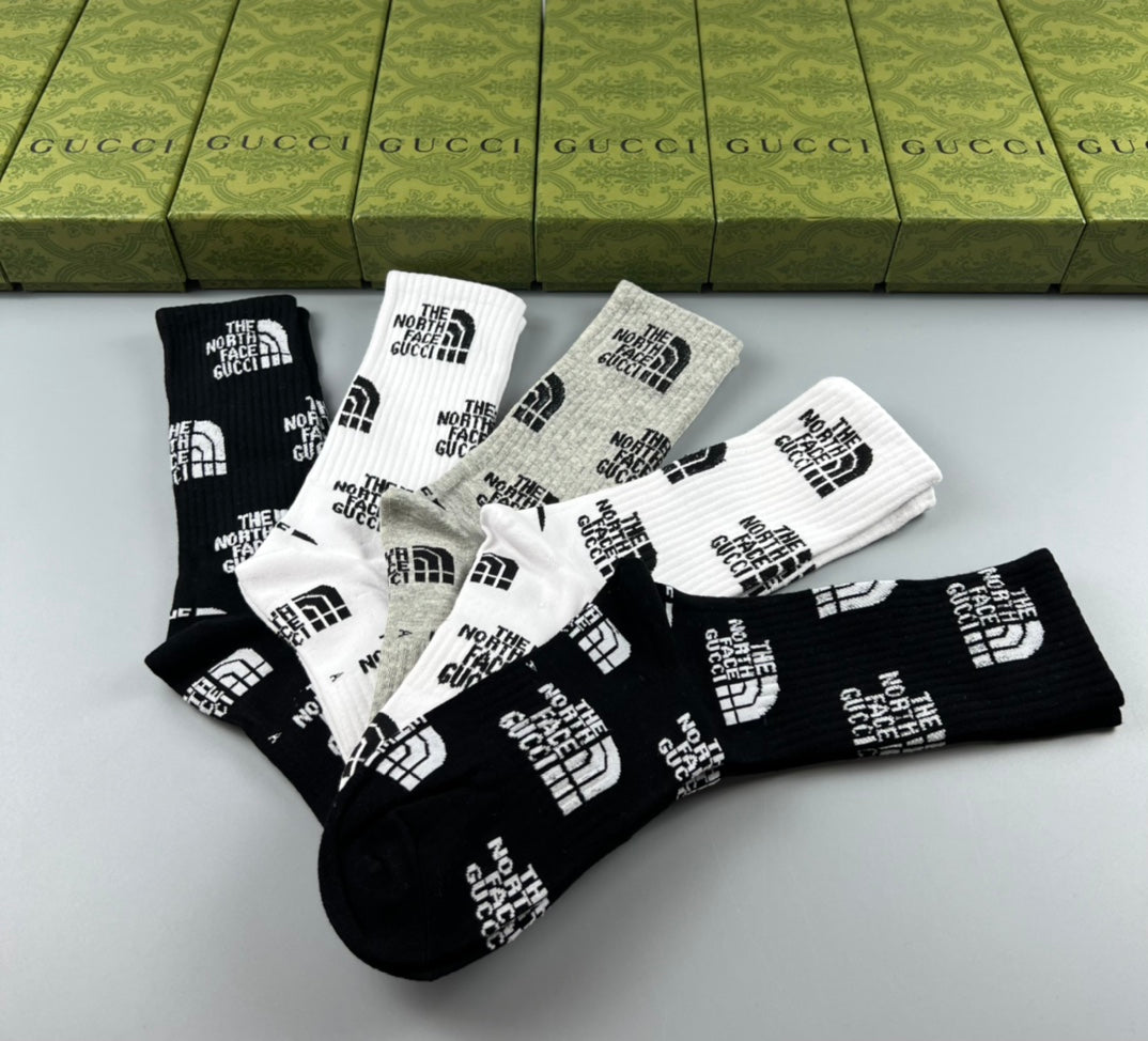 Gucci Black White Large Cat Motif Crew Socks, image 5