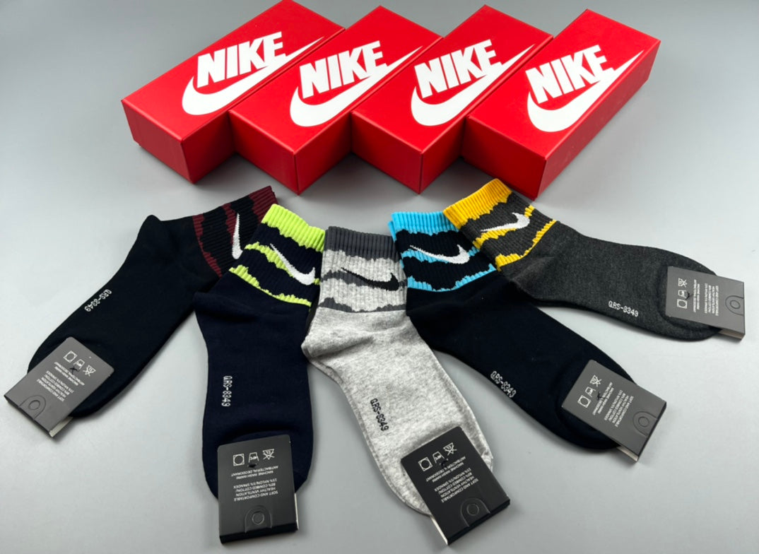 Nike Bright Stripe Short Socks, gallery image 9