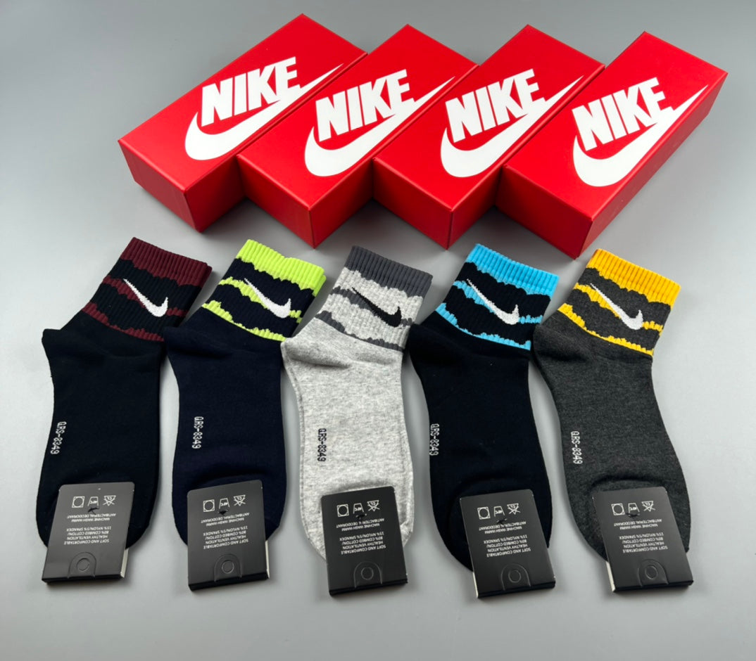 Nike Bright Stripe Short Socks, gallery image 6