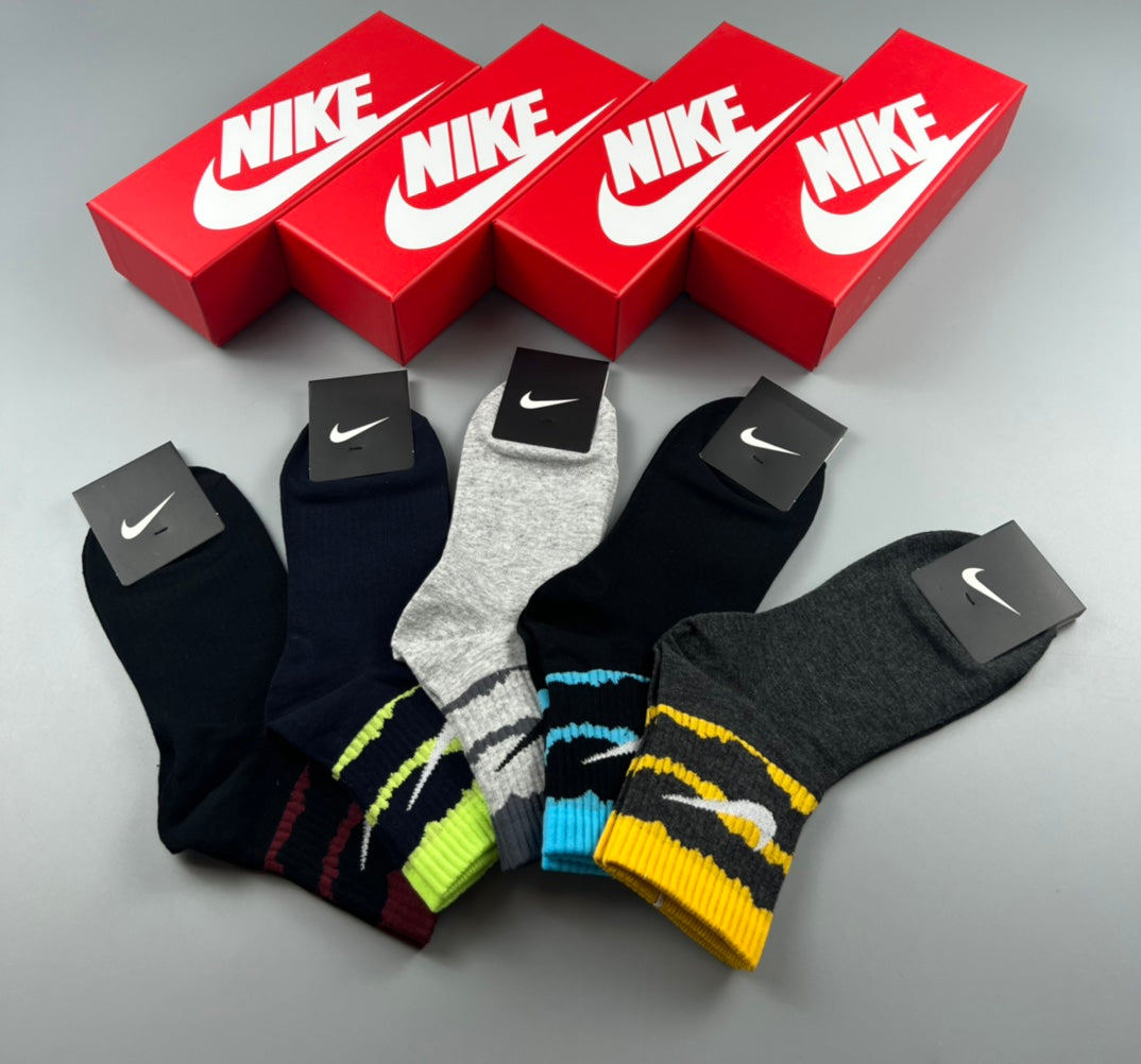 Nike Bright Stripe Short Socks, gallery image 4