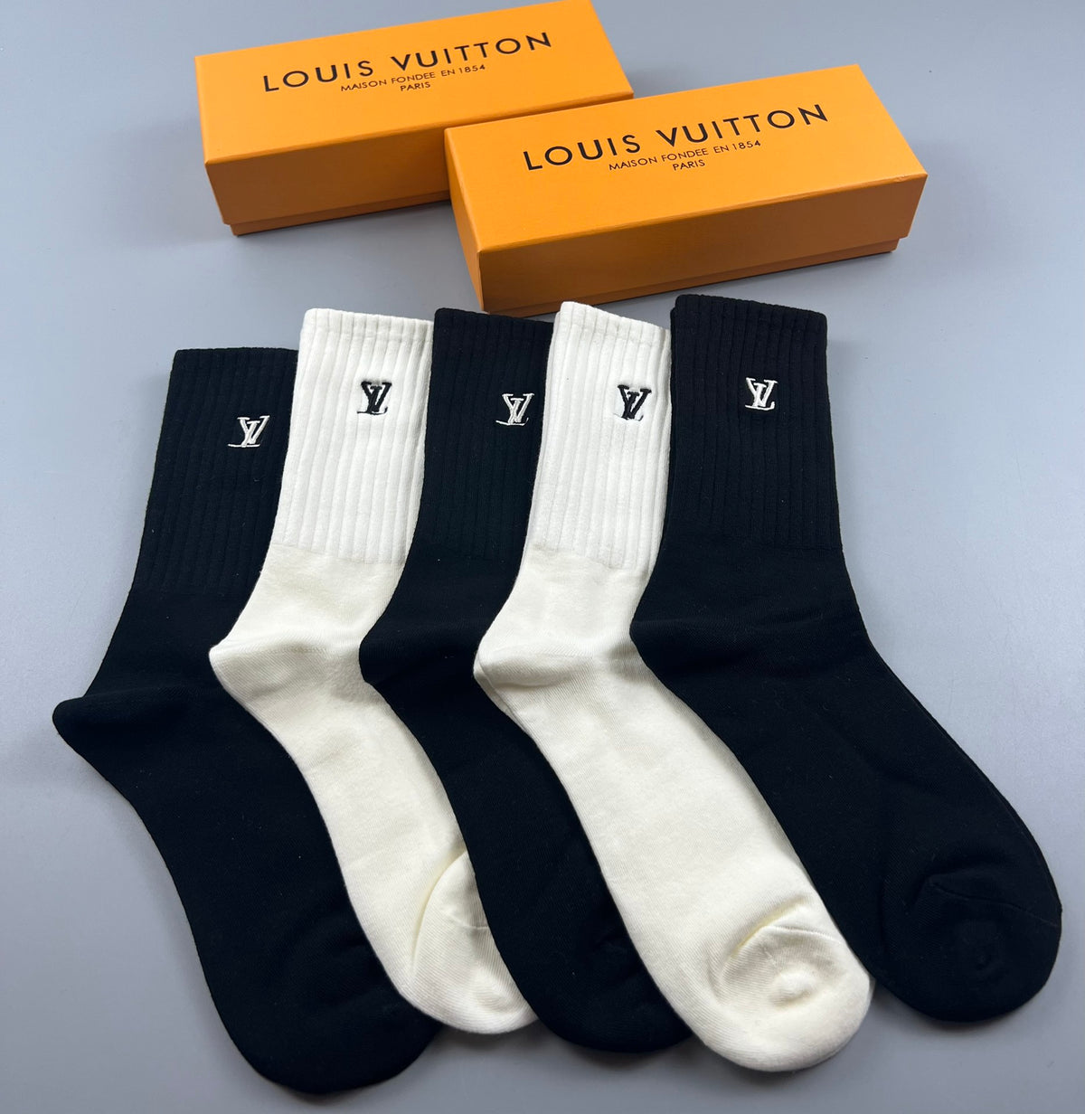 Louis Vuitton Black Cream Plain Monogram Cuffs Crew Socks, image 7