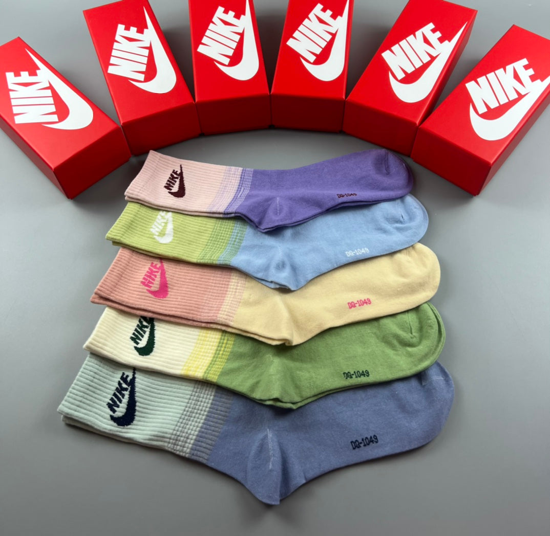 Nike Pastel Swoosh Crew Socks, gallery image 8