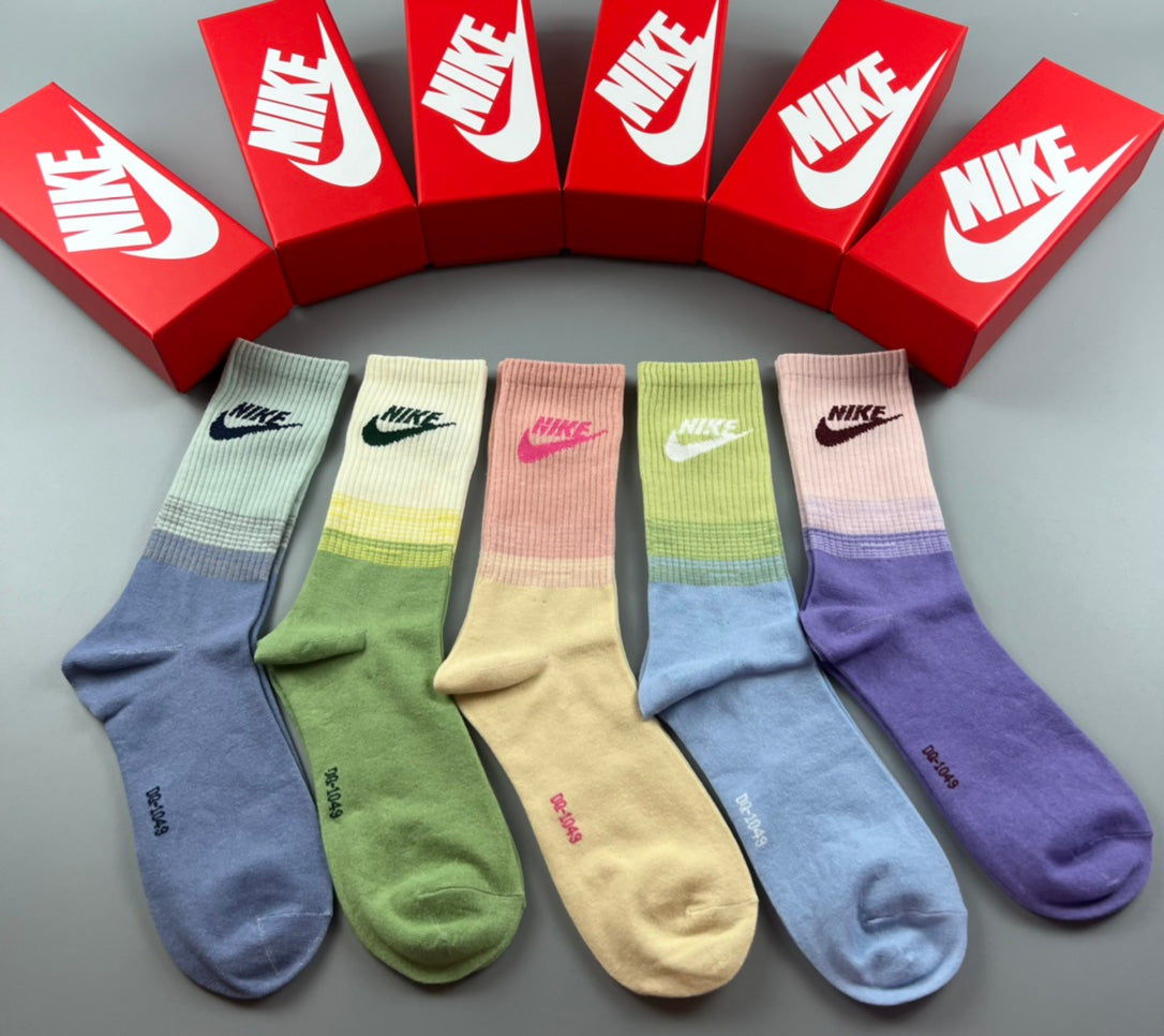 Nike Pastel Swoosh Crew Socks, gallery image 3