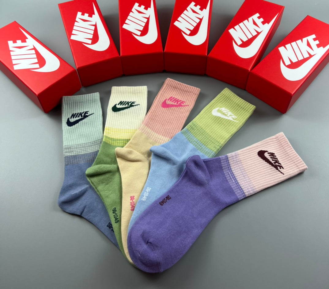 Nike Pastel Swoosh Crew Socks, gallery image 5
