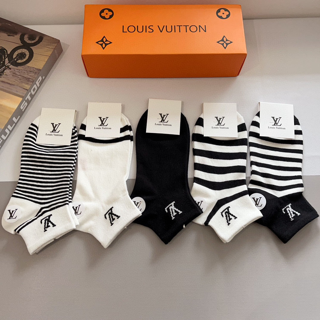 Louis Vuitton Black White Fine Stripe Toe Motifs Ankle Socks, image 4