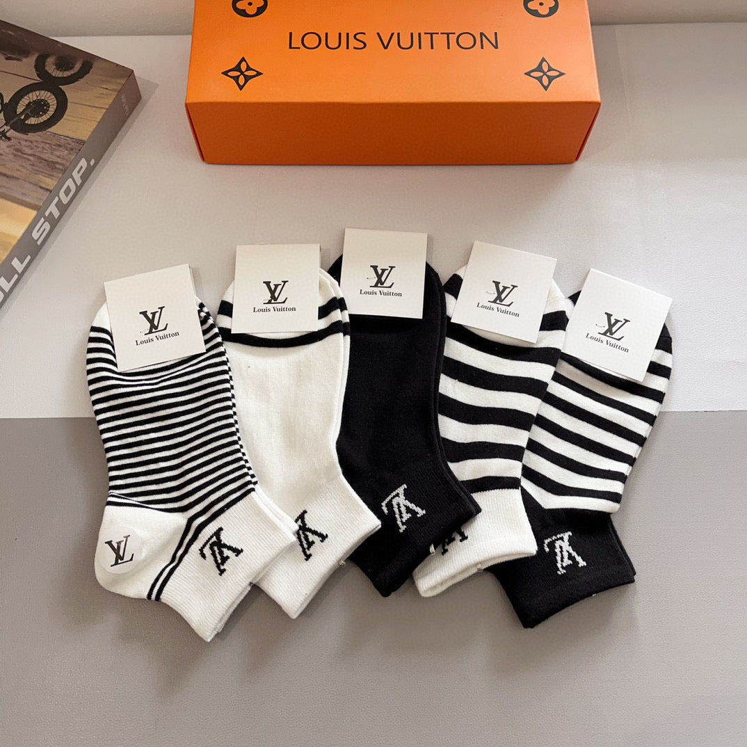Louis Vuitton Black White Fine Stripe Toe Motifs Ankle Socks, image 3