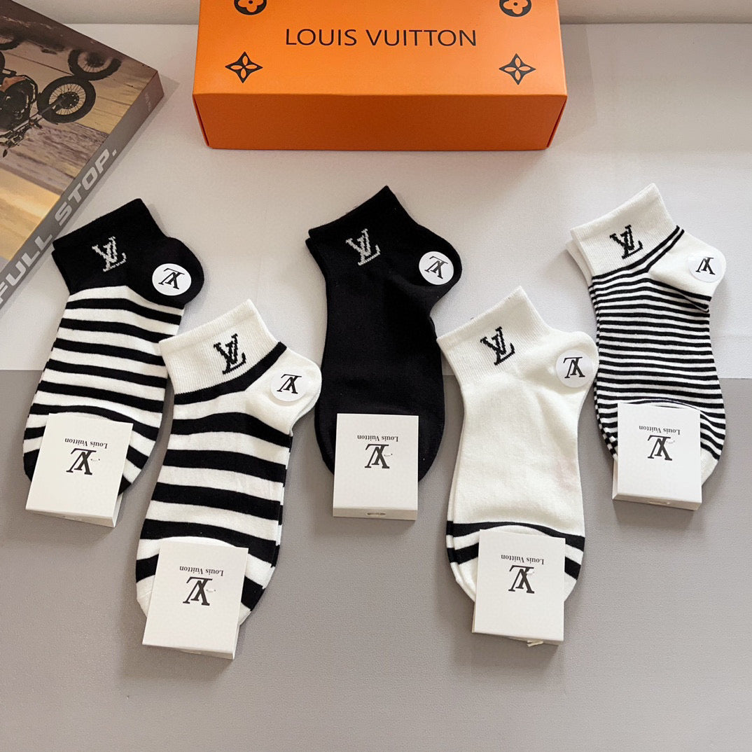 Louis Vuitton Black White Fine Stripe Toe Motifs Ankle Socks, image 2