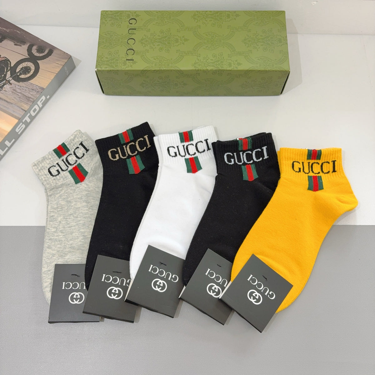 Gucci Yellow Grey Black Wordmark Cuffs Crew Socks, image 1