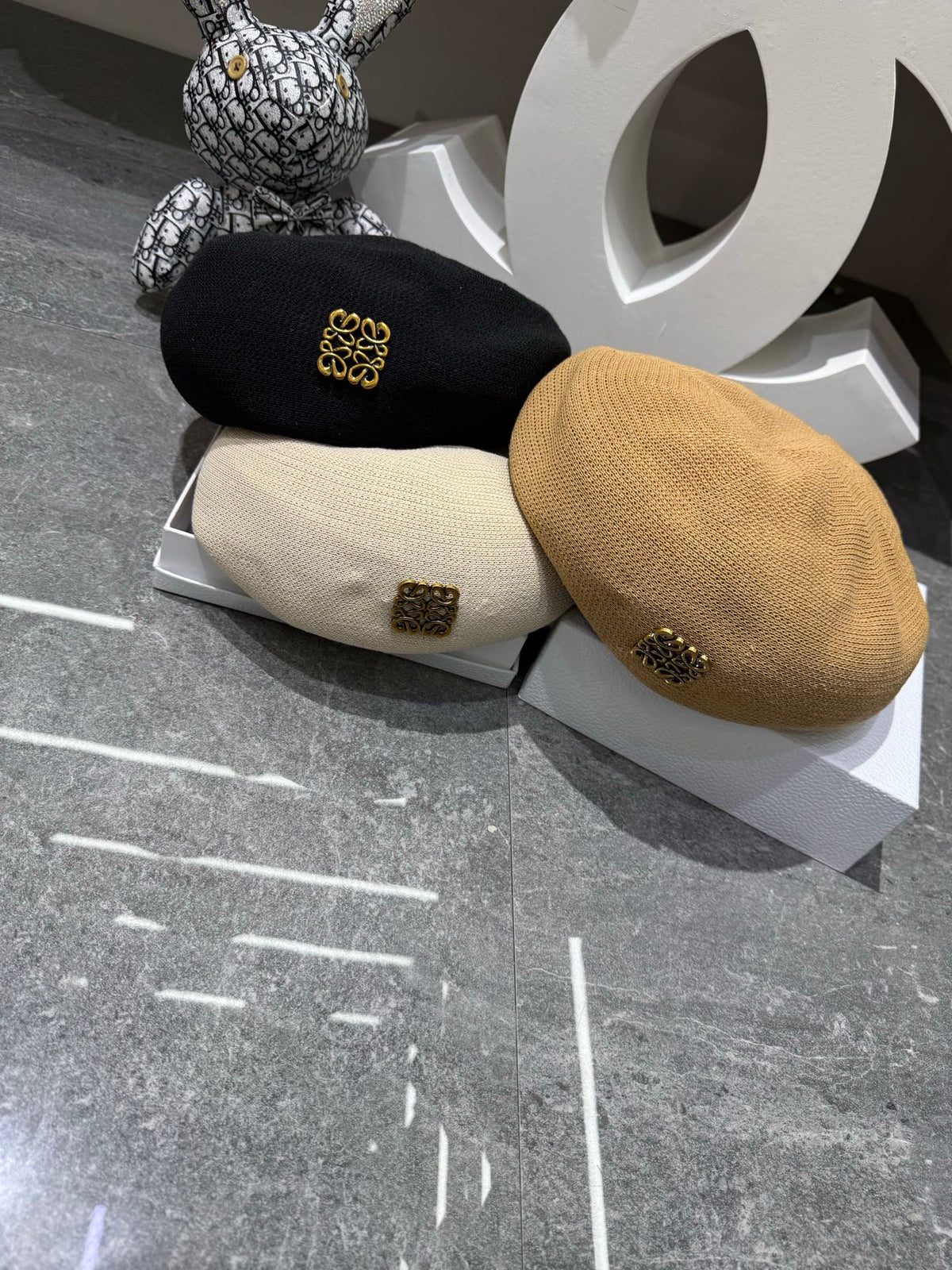 Loewe Beret - image 6