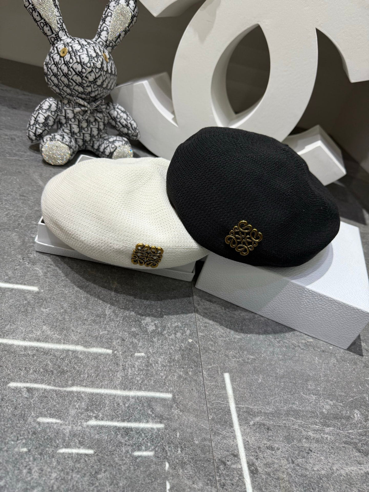 Loewe Beret - image 8