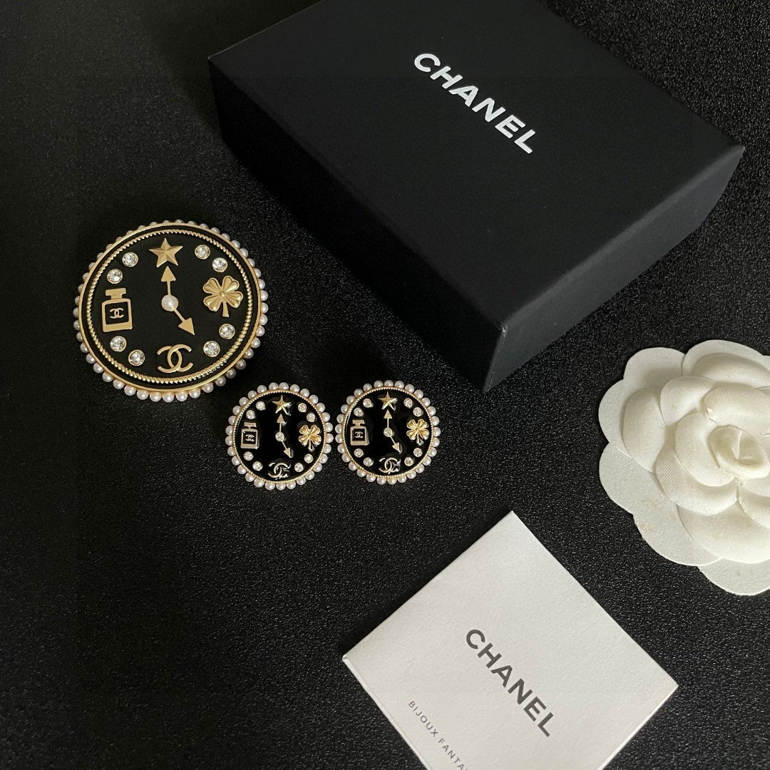 Martin Graham stud earrings in polished metal-tone – side detail