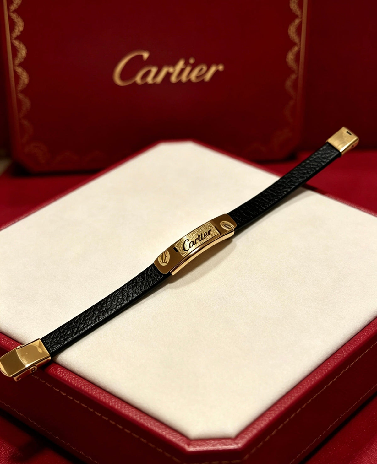 Martin Graham bracelet in polished metal-tone – side detail
